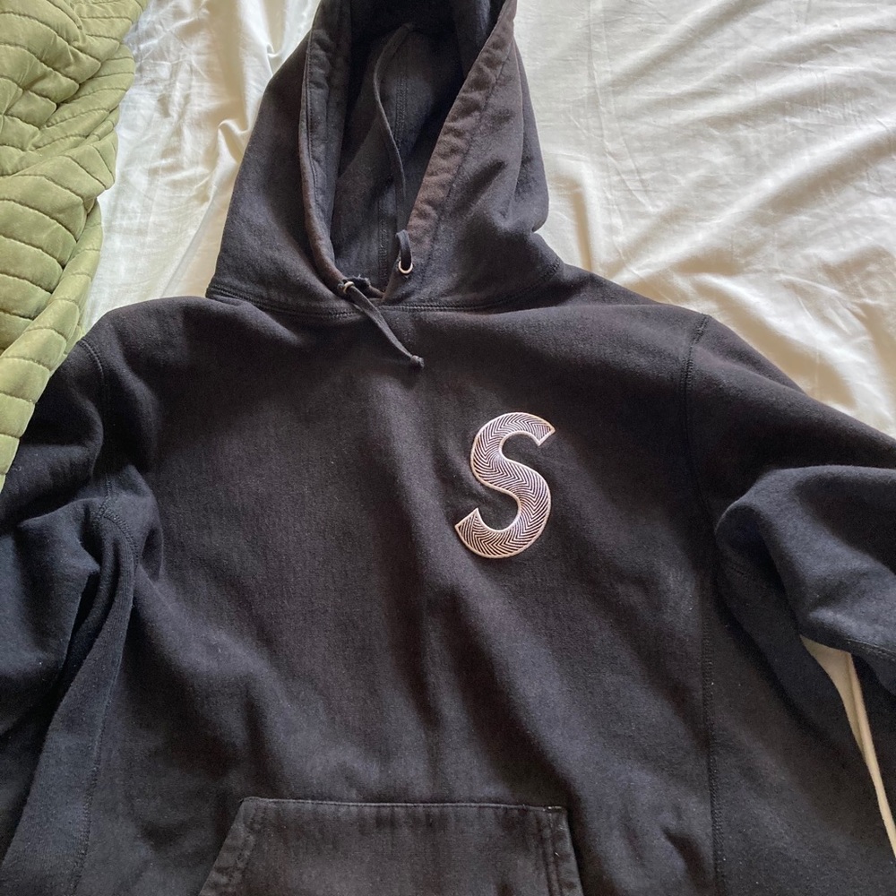 Authentic supreme hoodie
